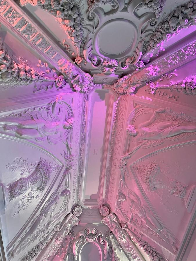 Capsule Art Deco: Luxe Entertainment Suite with Jacuzzi Valenciennes Exterior photo