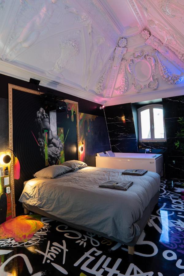 Capsule Art Deco: Luxe Entertainment Suite with Jacuzzi Valenciennes Exterior photo