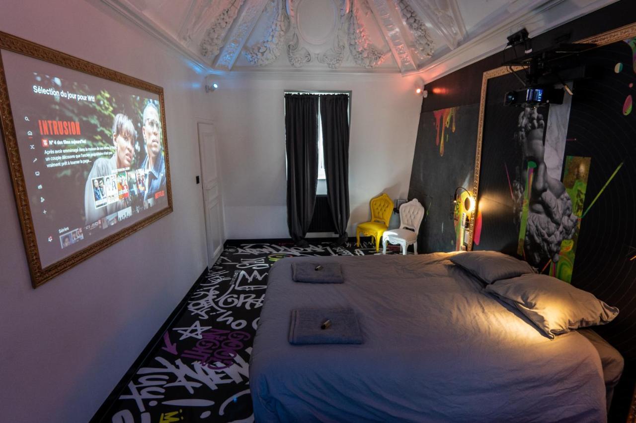 Capsule Art Deco: Luxe Entertainment Suite with Jacuzzi Valenciennes Exterior photo