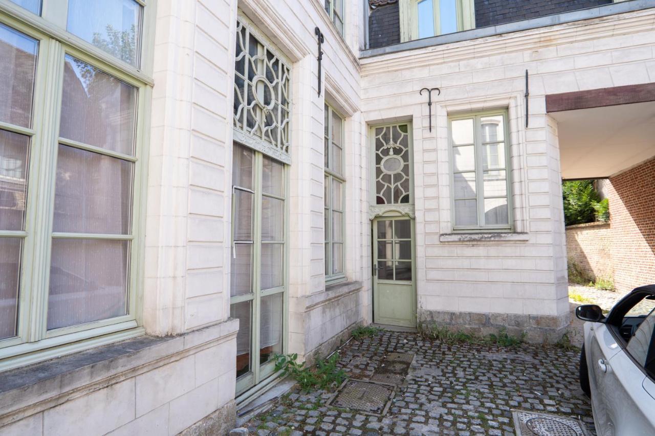 Capsule Art Deco: Luxe Entertainment Suite with Jacuzzi Valenciennes Exterior photo