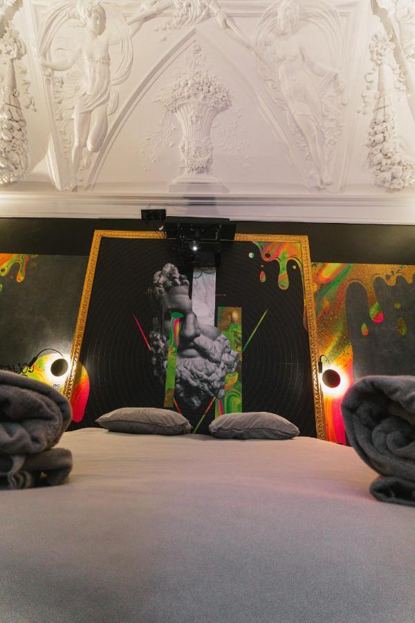 Capsule Art Deco: Luxe Entertainment Suite with Jacuzzi Valenciennes Exterior photo